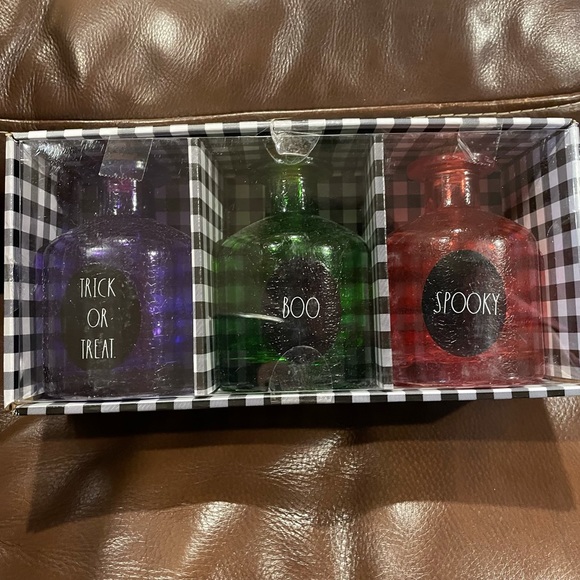 Rae Dunn Glass Potion Bottle Set of 3 TRICK OR TREAT, BOO, SPOOKY BRAND NEW! - Picture 1 of 5